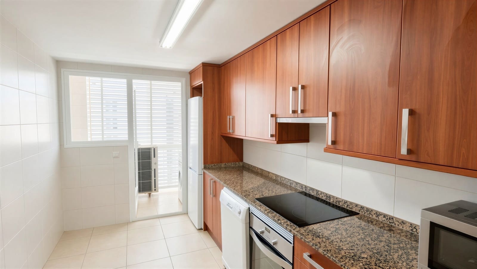 Apartamento de 3 habitaciones en Palma de Mallorca en alquiler con garaje - 2.000 € (Ref: 9879484)