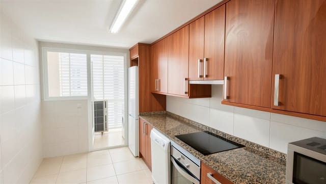 Apartamento de 3 habitaciones en Las Maravillas, Palma de Mallorca en alquiler con garaje - 2.000 € (Ref: 9879484)