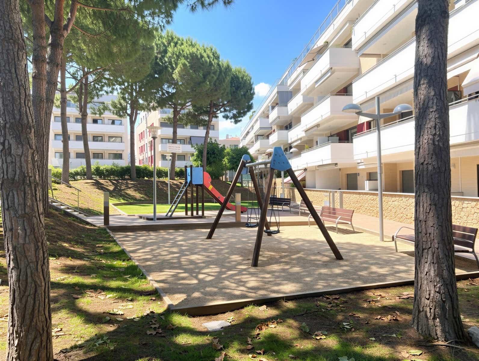 3 sypialnia Apartament na sprzedaż w Lloret de Mar z basenem garażem - 385 000 € (Ref: 9889360)