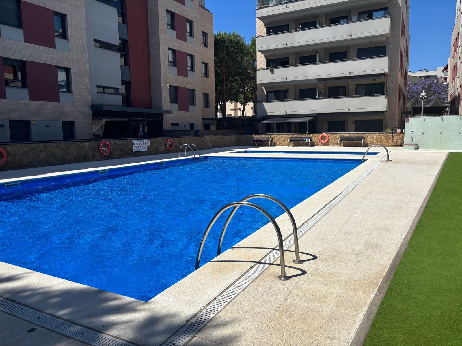 3 sypialnia Apartament na sprzedaż w Lloret de Mar z basenem garażem - 385 000 € (Ref: 9889360)