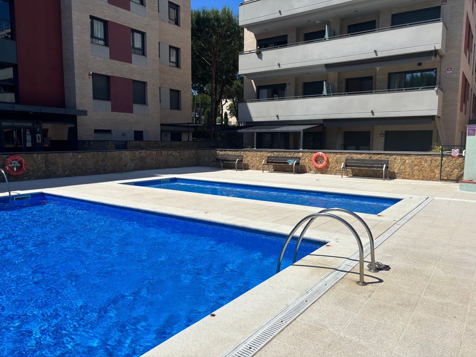 3 sypialnia Apartament na sprzedaż w Lloret de Mar z basenem garażem - 385 000 € (Ref: 9889360)
