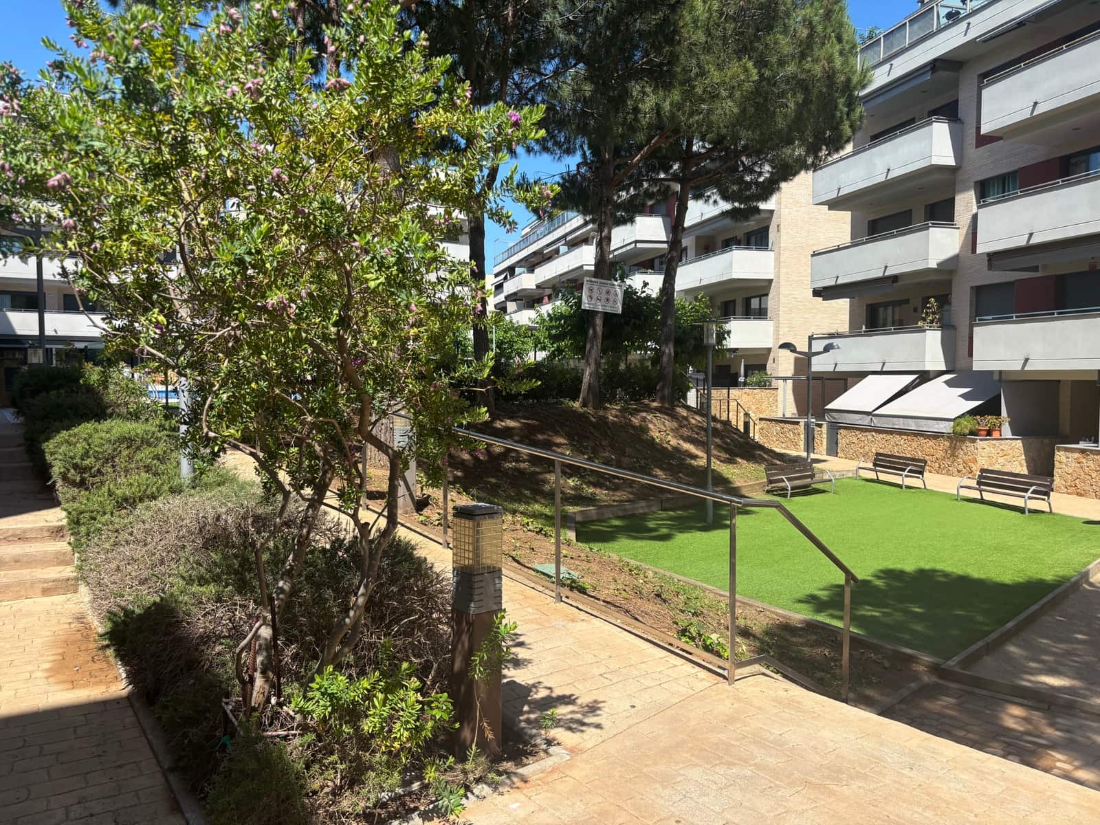 3 sypialnia Apartament na sprzedaż w Lloret de Mar z basenem garażem - 385 000 € (Ref: 9889360)