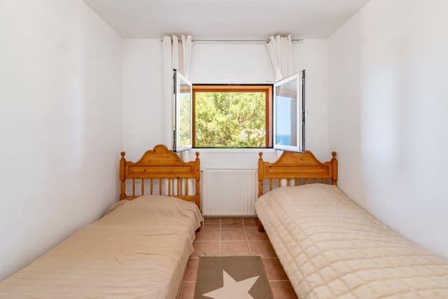5 slaapkamer Villa te koop in Cala Ratjada, Capdepera met zwembad garage - € 1.650.000 (Ref: 9898395)