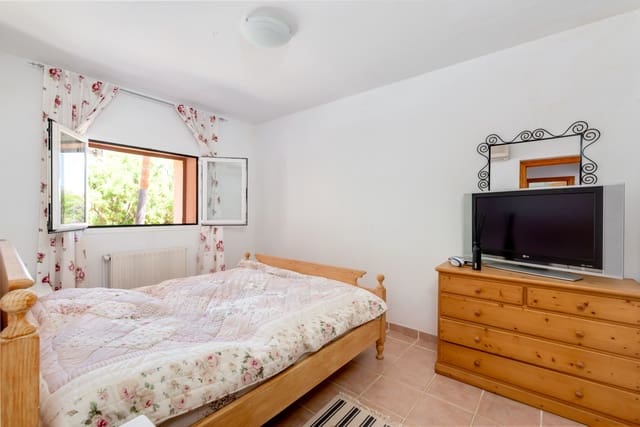5 slaapkamer Villa te koop in Cala Ratjada, Capdepera met zwembad garage - € 1.650.000 (Ref: 9898395)