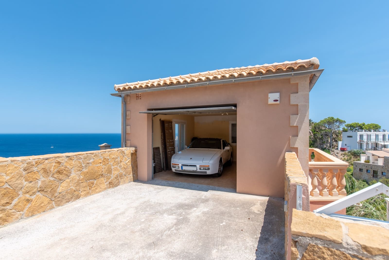 5 slaapkamer Villa te koop in Cala Ratjada met zwembad garage - € 1.650.000 (Ref: 9898395)
