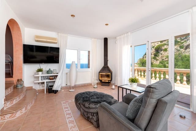 5 slaapkamer Villa te koop in Cala Ratjada, Capdepera met zwembad garage - € 1.650.000 (Ref: 9898395)