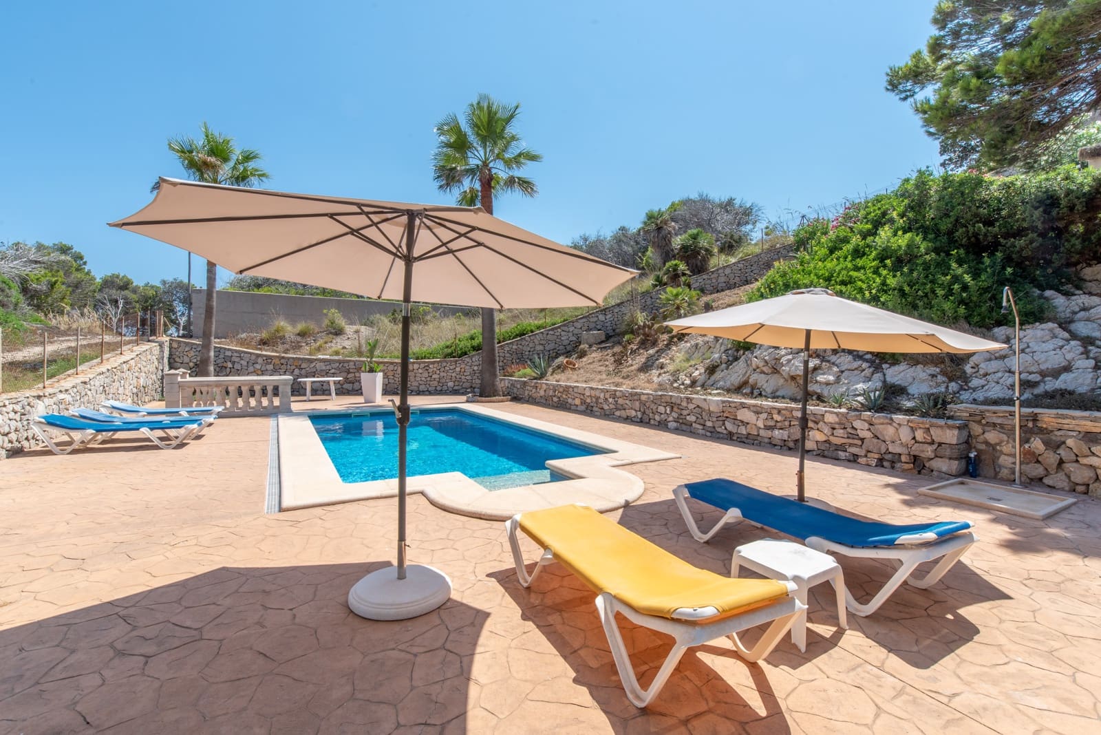 5 slaapkamer Villa te koop in Cala Ratjada met zwembad garage - € 1.650.000 (Ref: 9898395)
