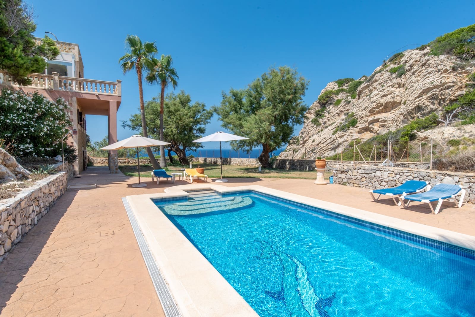 5 slaapkamer Villa te koop in Cala Ratjada met zwembad garage - € 1.650.000 (Ref: 9898395)