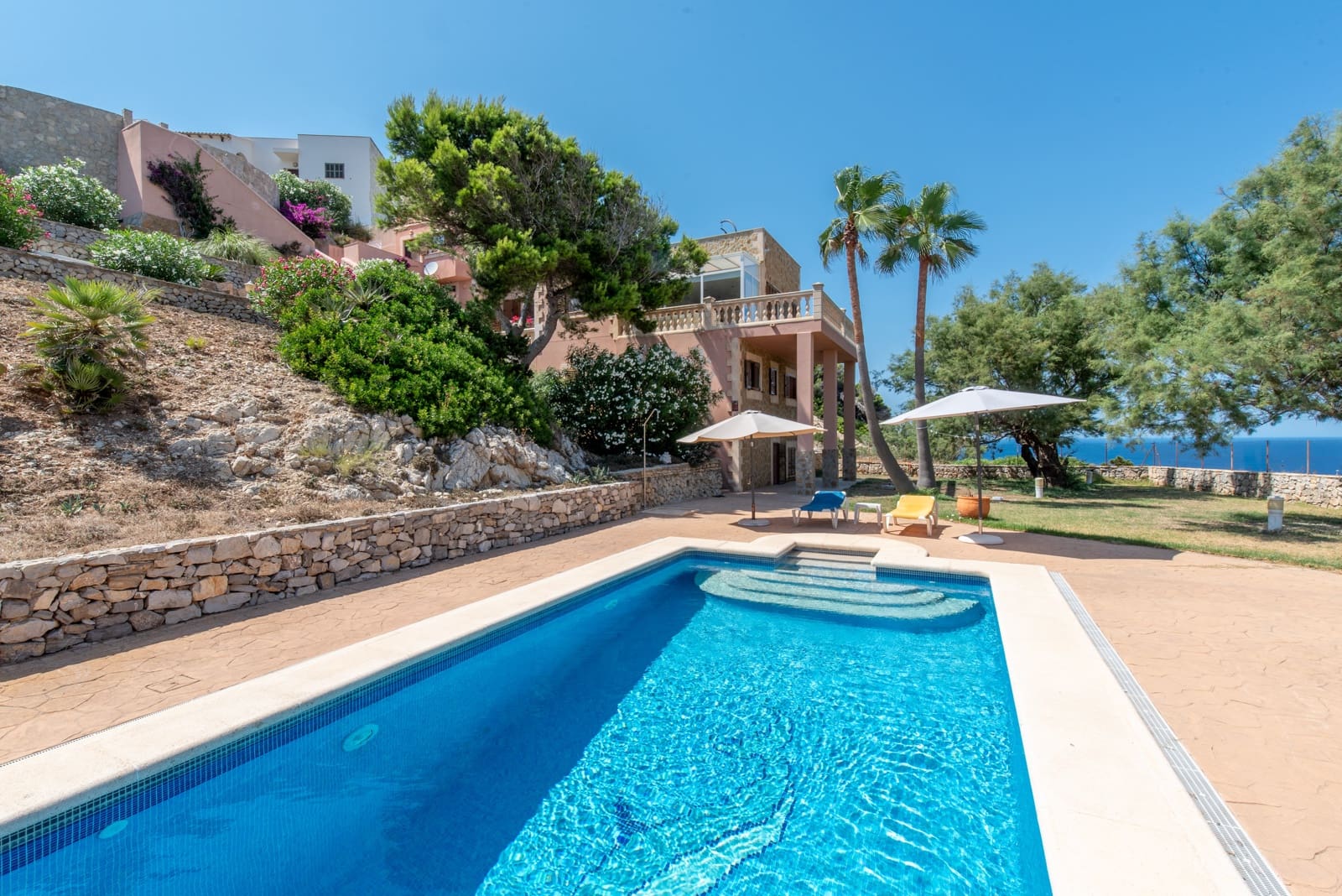 5 slaapkamer Villa te koop in Cala Ratjada met zwembad garage - € 1.650.000 (Ref: 9898395)