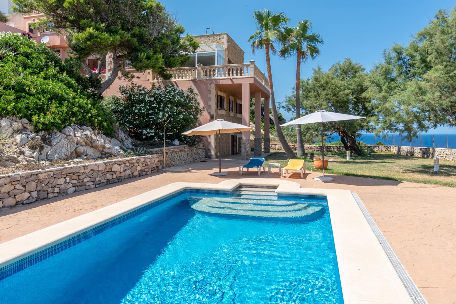 5 slaapkamer Villa te koop in Cala Ratjada met zwembad garage - € 1.650.000 (Ref: 9898395)