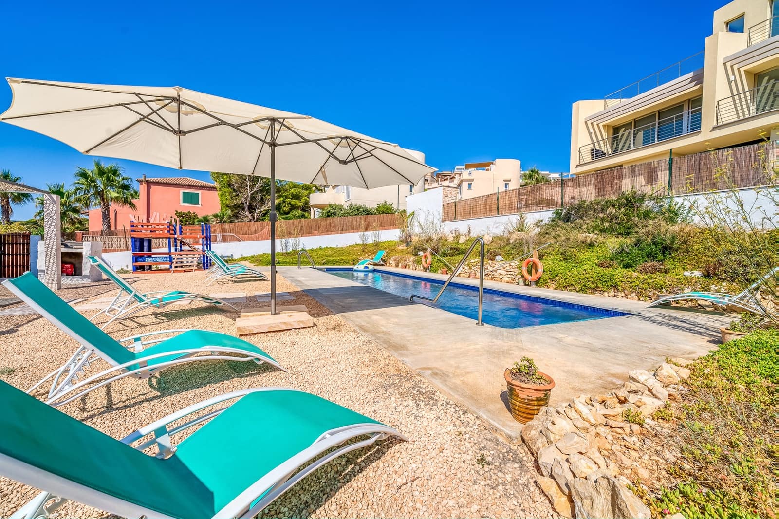 5 Zimmer Villa zu verkaufen in Cala Ratjada mit Pool - 1.325.000 € (Ref: 9898396)