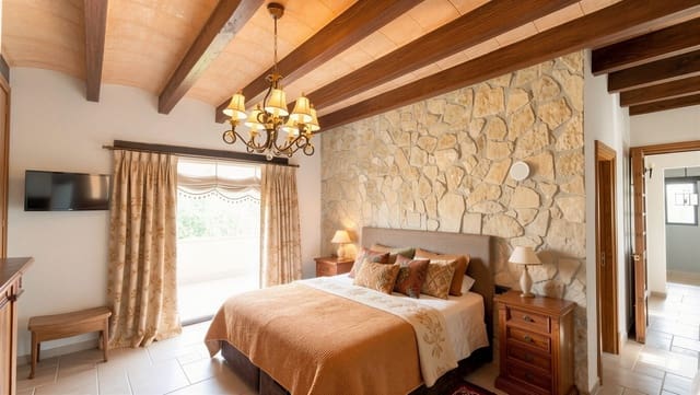 6 slaapkamer Finca/Landhuis te koop in Llucmajor met zwembad garage - € 2.400.000 (Ref: 9899809)