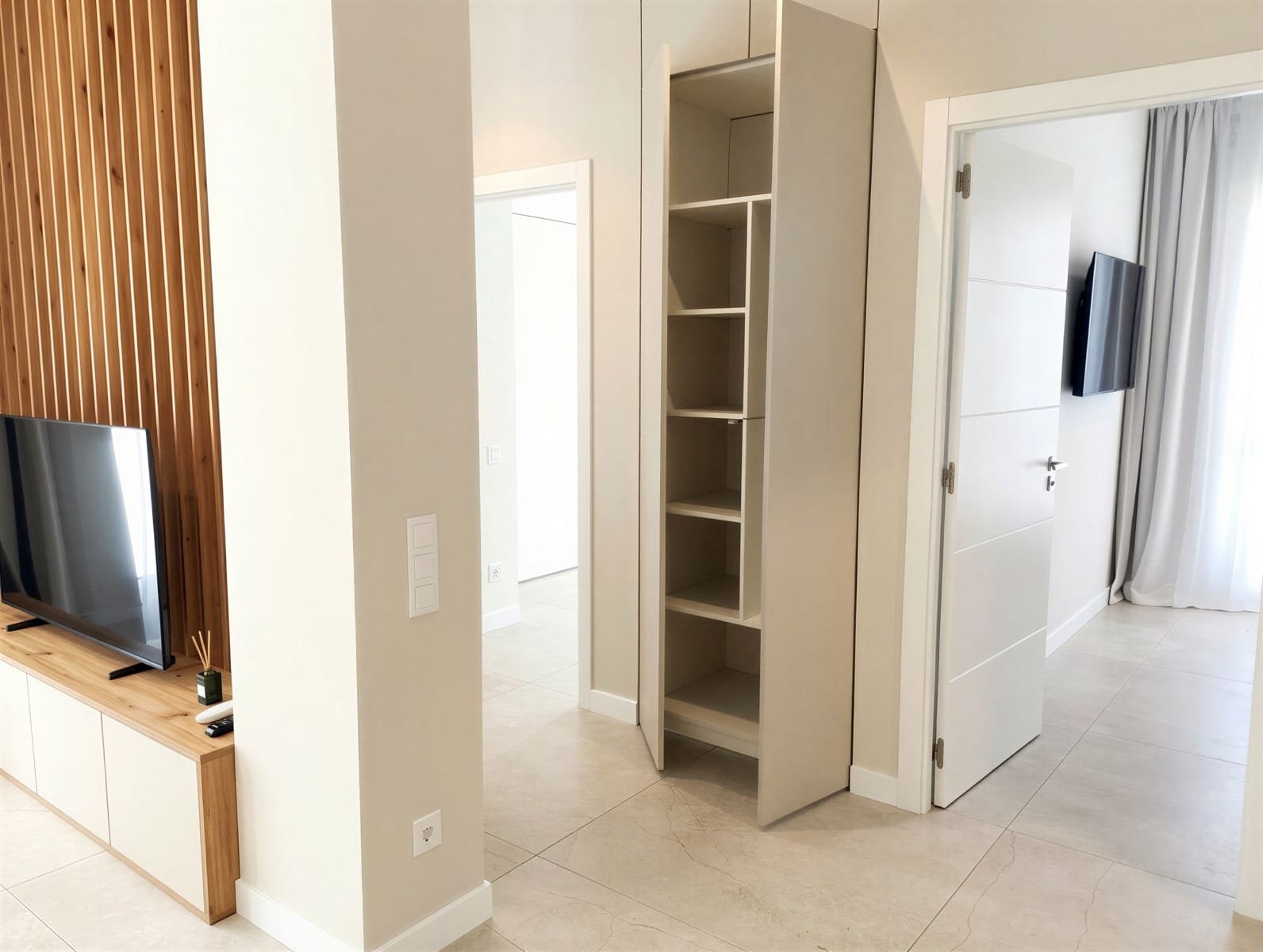 2 bedroom Apartment for sale in Alicante / Alacant city - € 199,300 (Ref: 9921076)