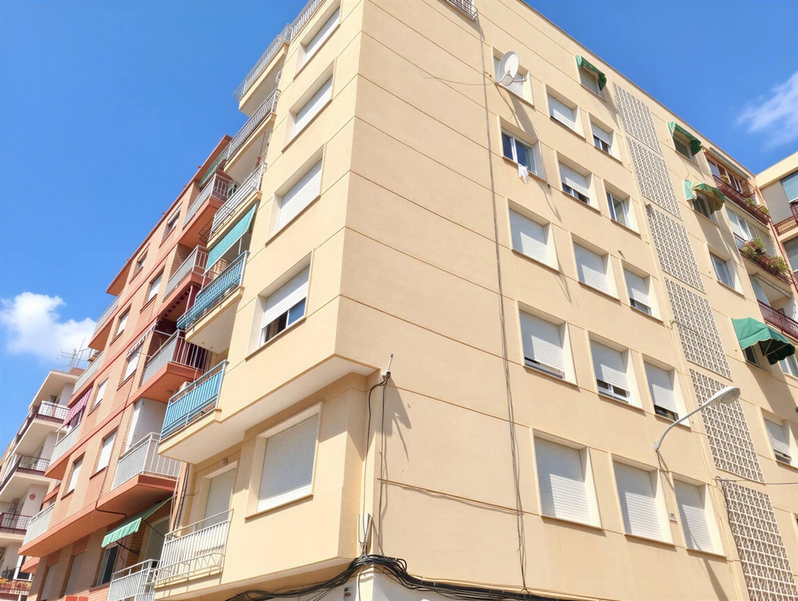 2 bedroom Apartment for sale in Alicante / Alacant city - € 199,300 (Ref: 9921076)