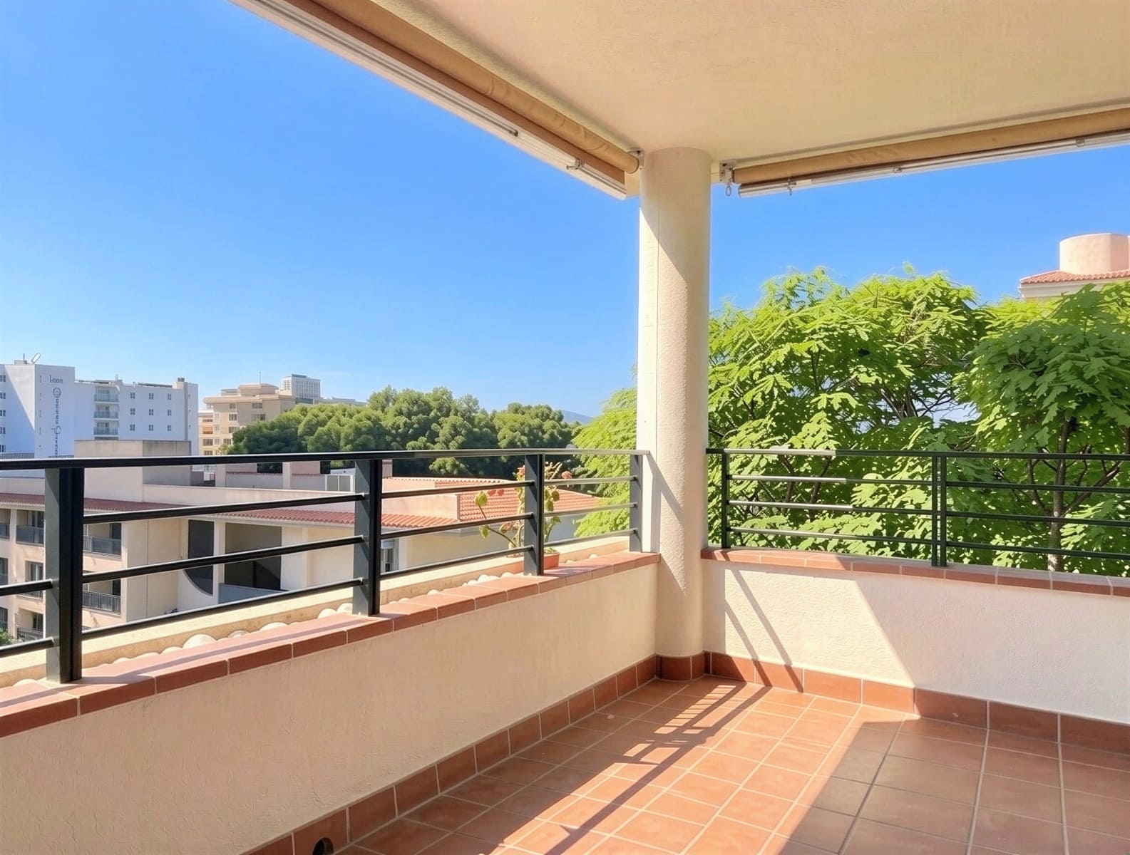 2 bedroom Apartment for rent in Can Pastilla with pool garage - € 1,950 (Ref: 9930004)