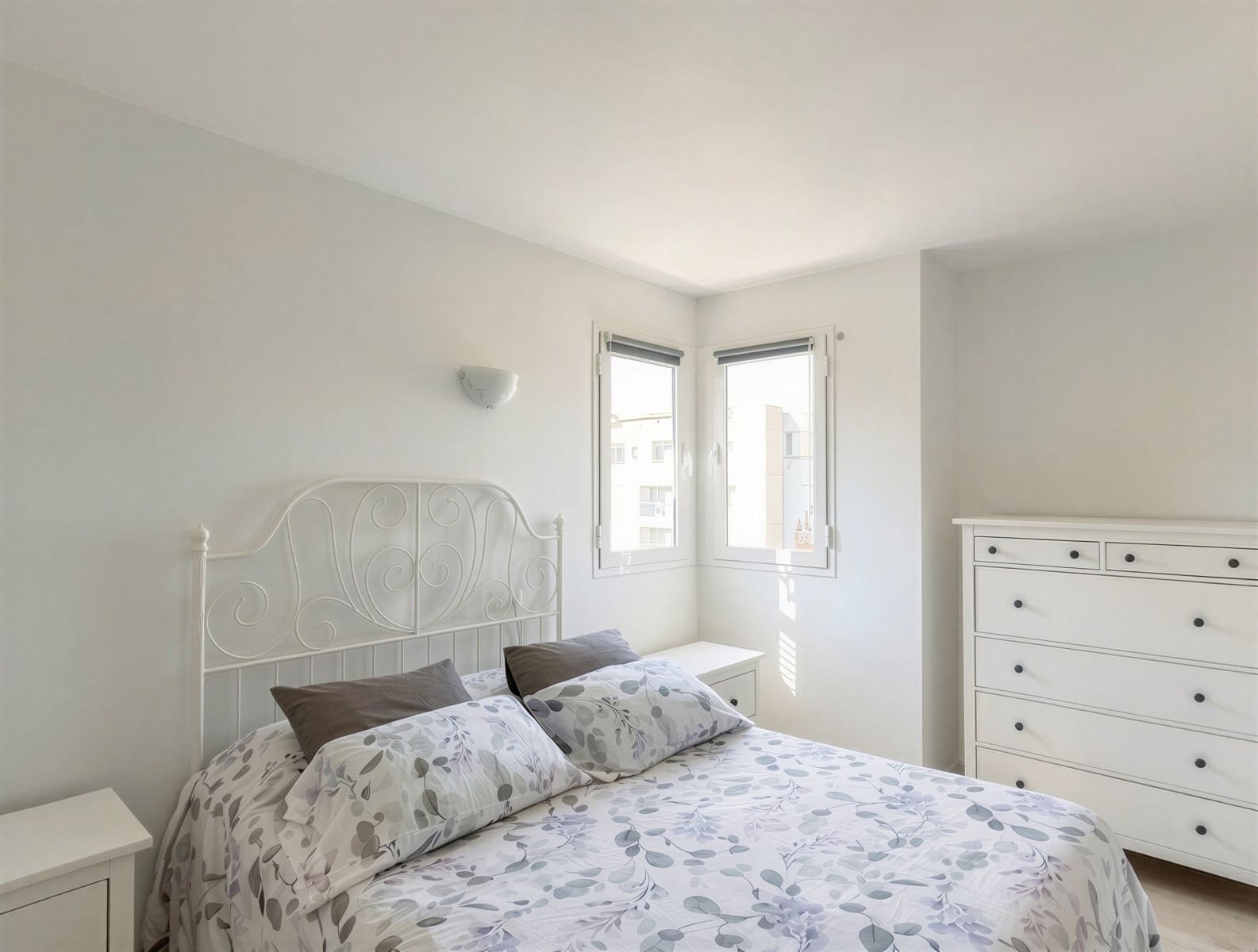 2 bedroom Apartment for rent in Can Pastilla with pool garage - € 1,950 (Ref: 9930004)