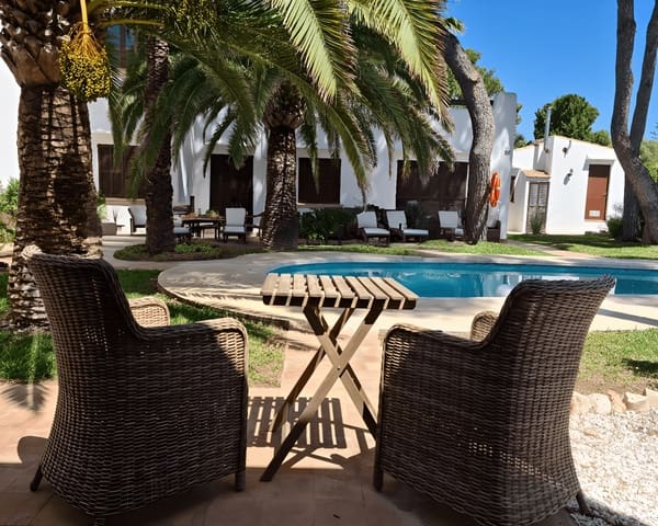 17 bedroom Commercial for sale in Cala d'Or, Santanyí with pool - € 2,400,000 (Ref: 9932286)