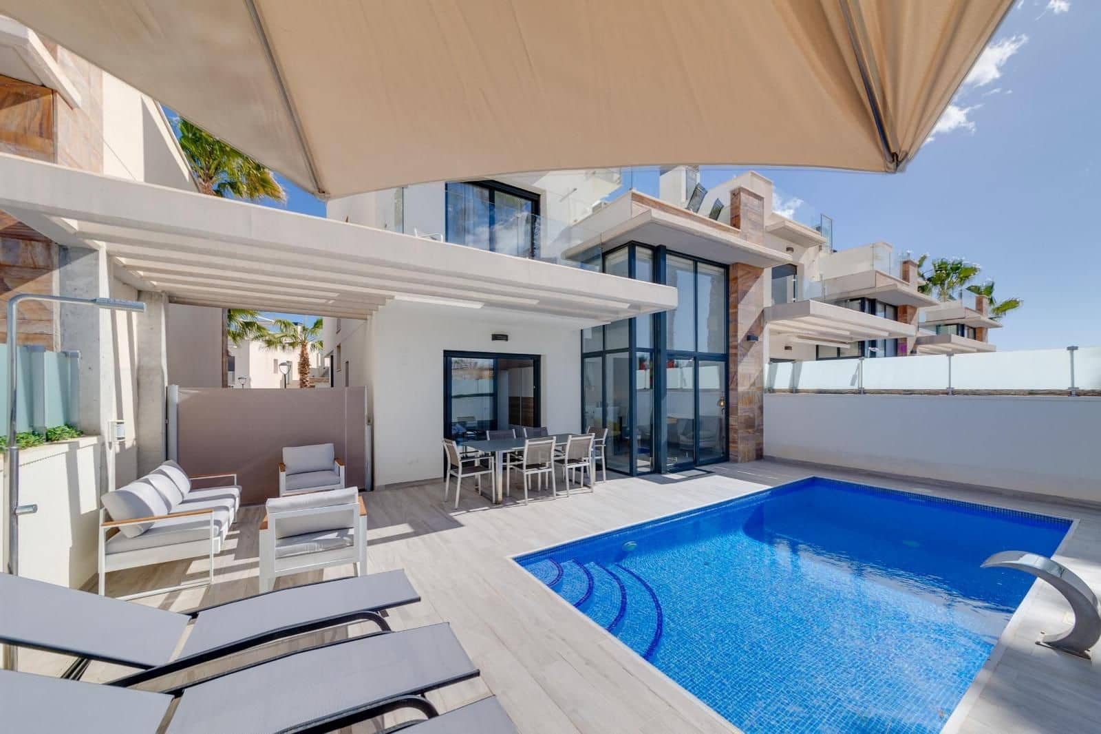 3 Zimmer Villa zu verkaufen in Orihuela Costa mit Pool - 449.000 € (Ref: 9932346)