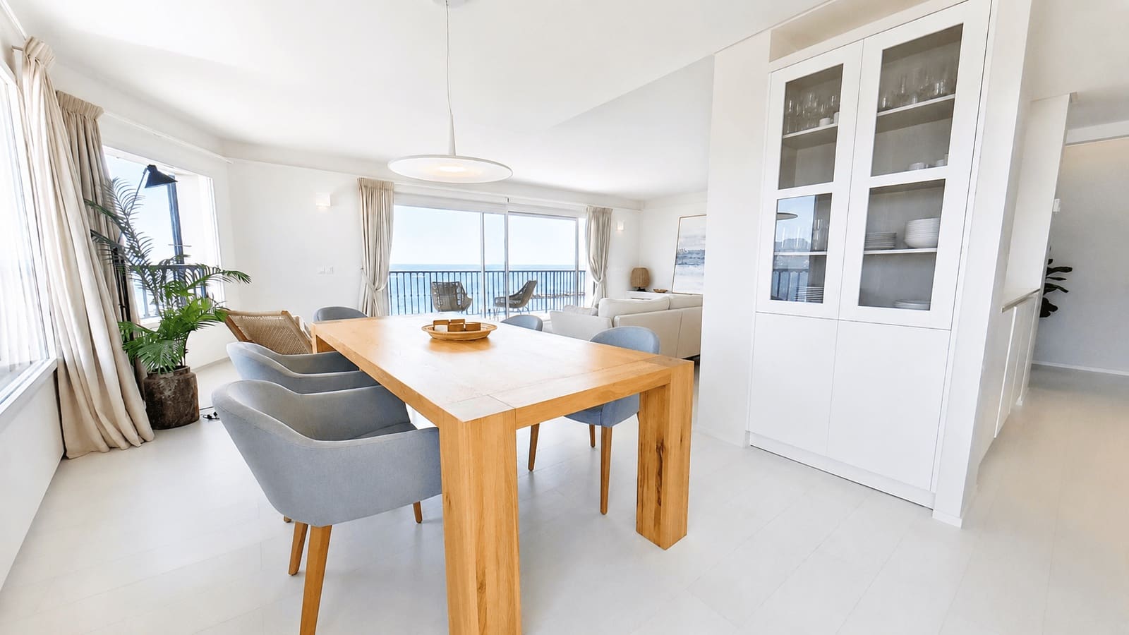 2 bedroom Penthouse for rent in Cala Bona - € 2,500 (Ref: 9938508)
