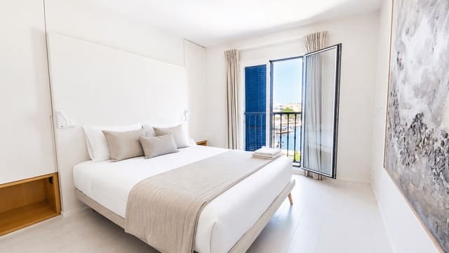 2 bedroom Penthouse for rent in Cala Bona, Son Servera - € 2,500 (Ref: 9938508)