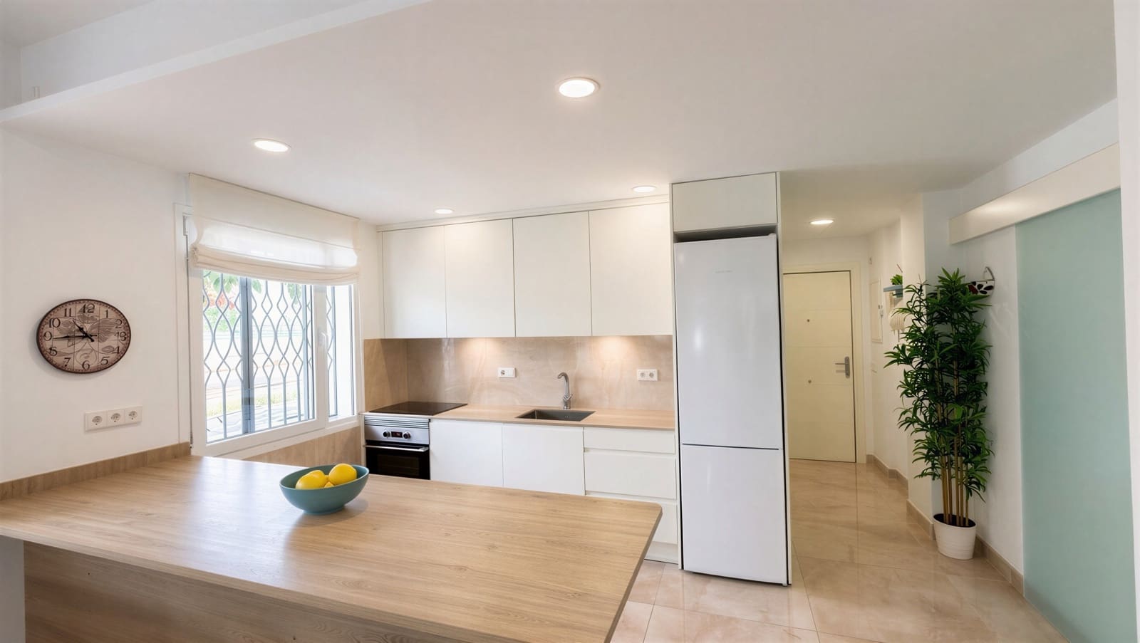 3 bedroom Apartment for rent in Palma de Mallorca - € 2,100 (Ref: 9938691)