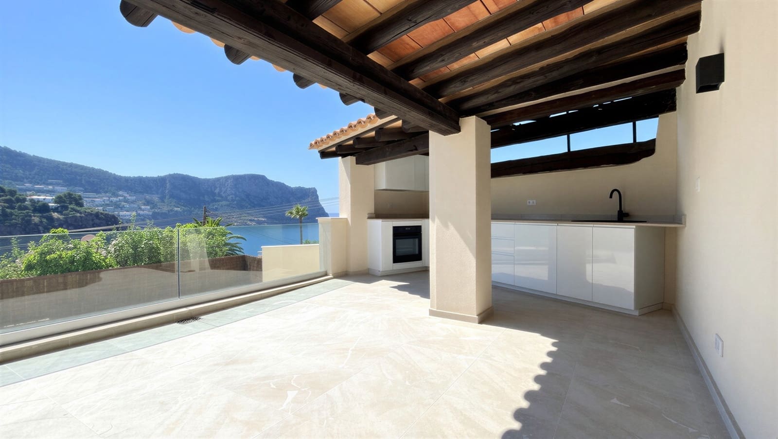 3 sypialnia Willa na sprzedaż w Puerto de Andratx z basenem garażem - 3 950 000 € (Ref: 9943802)