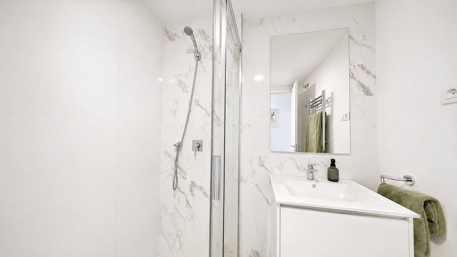 2 slaapkamer Appartement te koop in Sa Coma met zwembad - € 530.000 (Ref: 9956694)