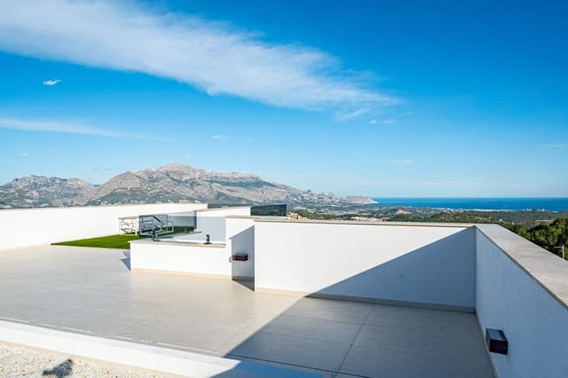 3 soveværelse Villa til salg i Polop med swimmingpool garage - € 659.000 (Ref: 9967157)