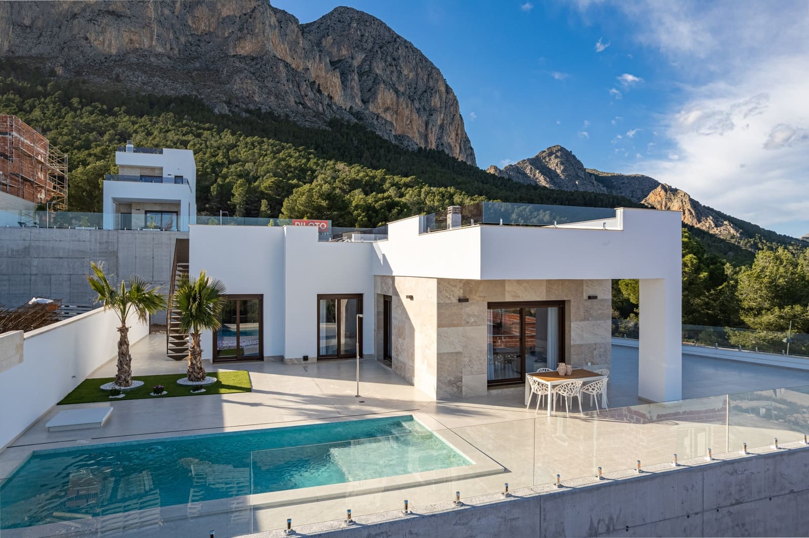 3 soveværelse Villa til salg i Polop med swimmingpool garage - € 659.000 (Ref: 9967157)