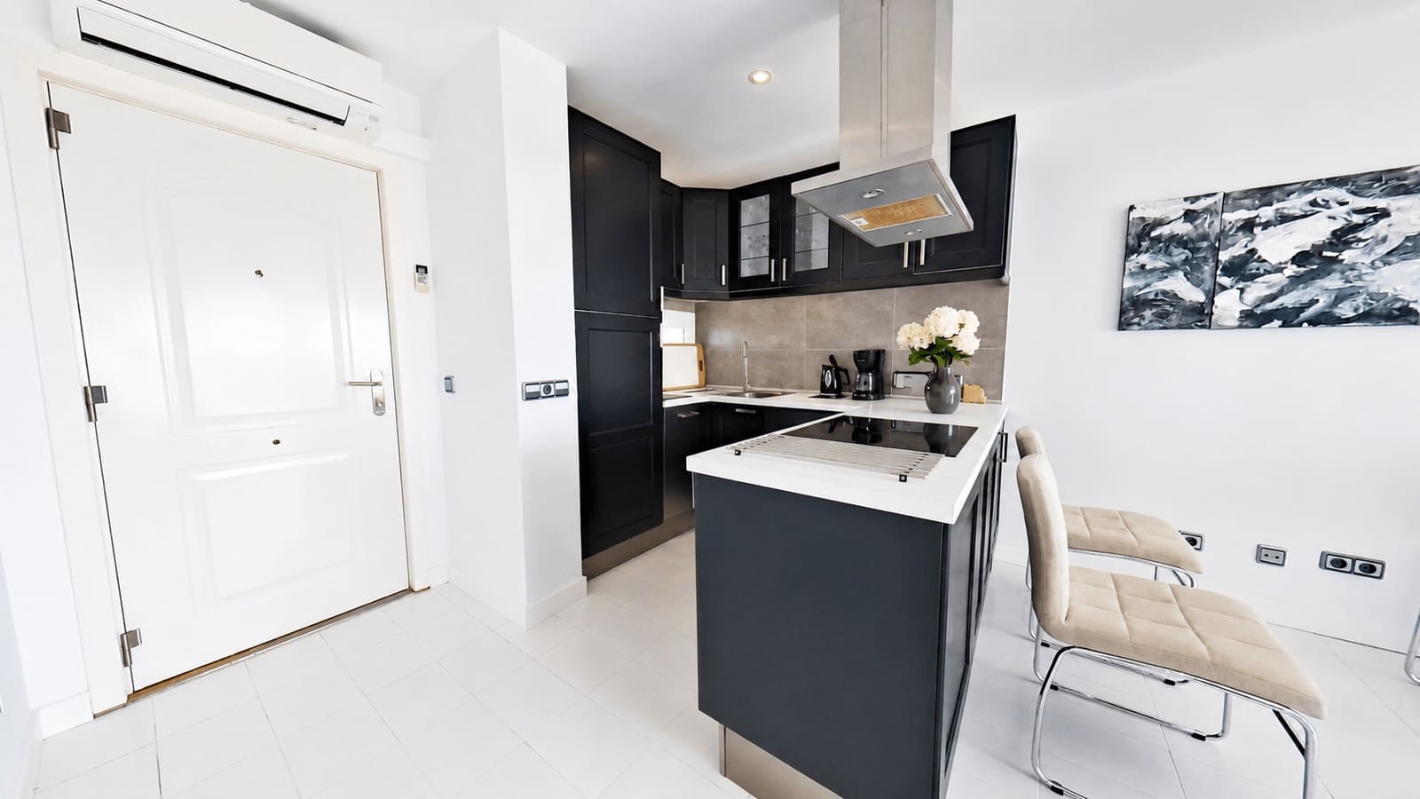 2 bedroom Penthouse for rent in Cala Millor with pool - € 2,200 (Ref: 9971472)