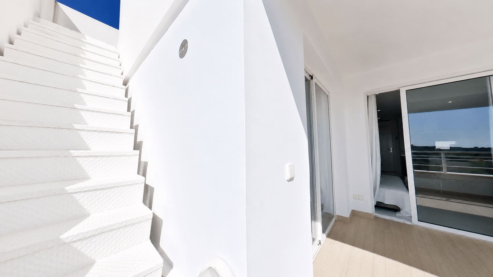 2 bedroom Penthouse for rent in Cala Millor with pool - € 2,200 (Ref: 9971472)