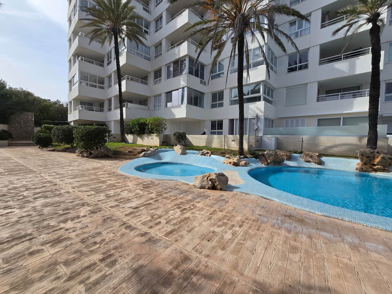 2 bedroom Penthouse for rent in Cala Millor with pool - € 2,200 (Ref: 9971472)