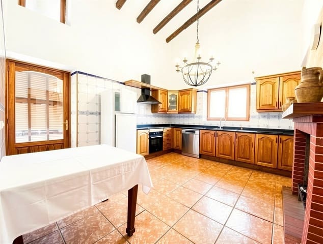 4 soveværelse Finca/Landehus til leje i Campos med garage - € 3.000 (Ref: 9973597)
