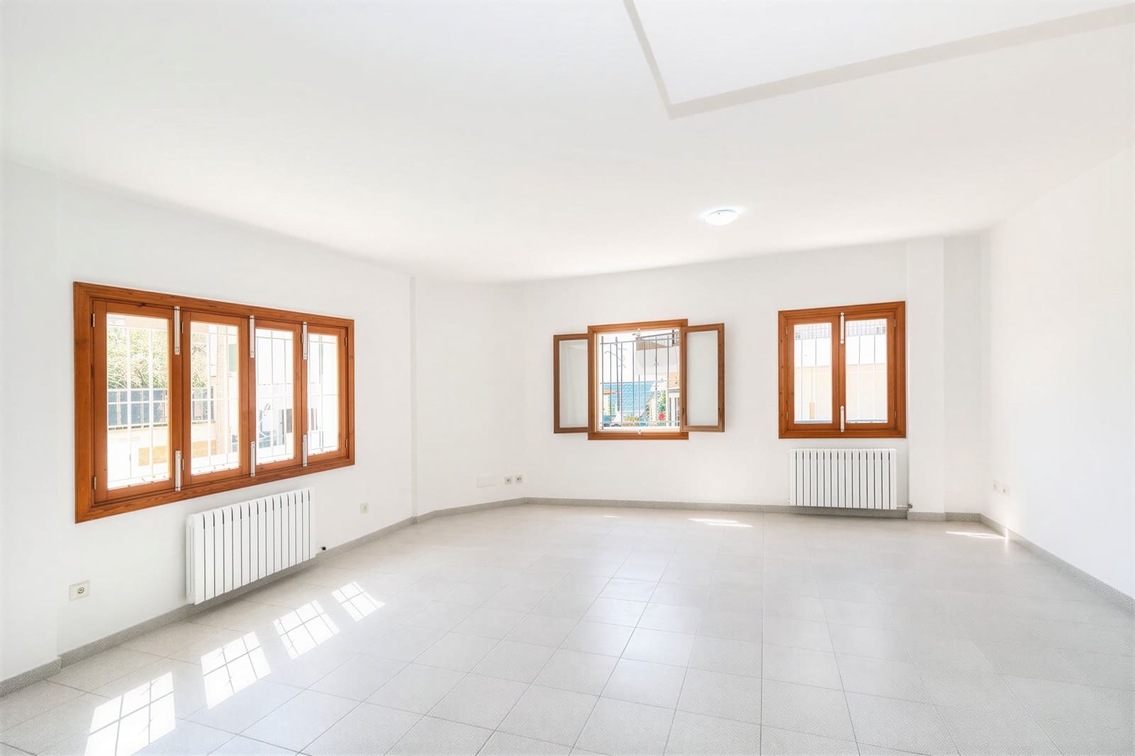 9 Zimmer Haus zu verkaufen in Coll d'en Rabassa mit Garage - 1.390.000 € (Ref: 9981347)