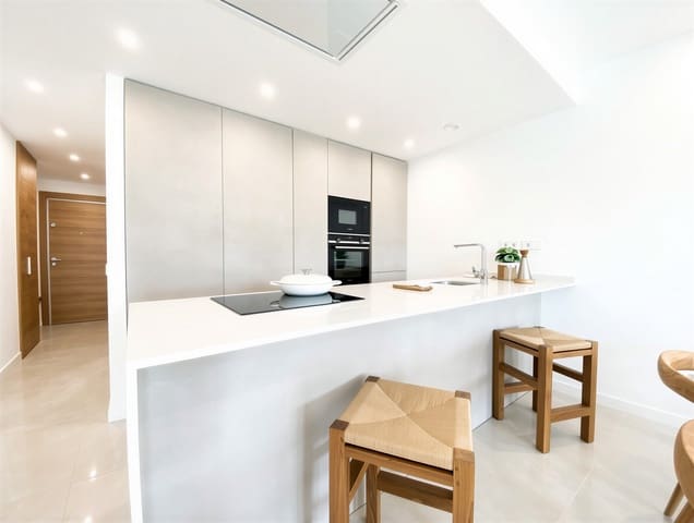 Apartamento de 3 habitaciones en Sant Elm, Andratx en venta con piscina garaje - 890.000 € (Ref: 9983222)