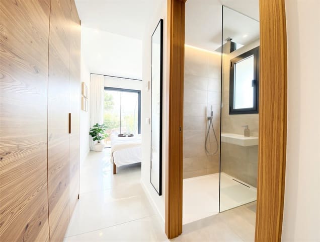 Apartamento de 3 habitaciones en Sant Elm, Andratx en venta con piscina garaje - 890.000 € (Ref: 9983222)