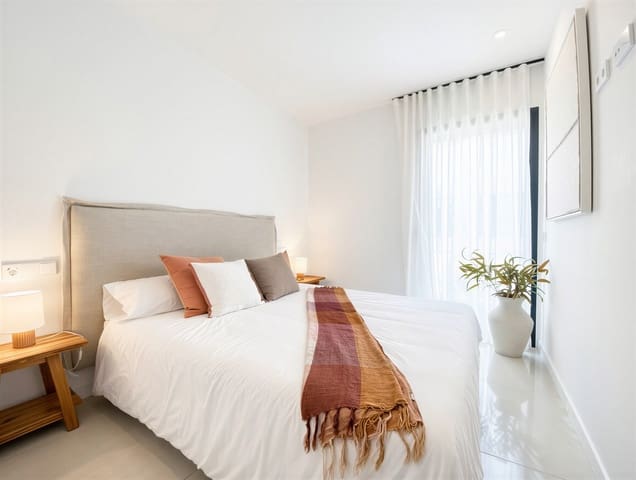 Apartamento de 3 habitaciones en Sant Elm, Andratx en venta con piscina garaje - 890.000 € (Ref: 9983222)