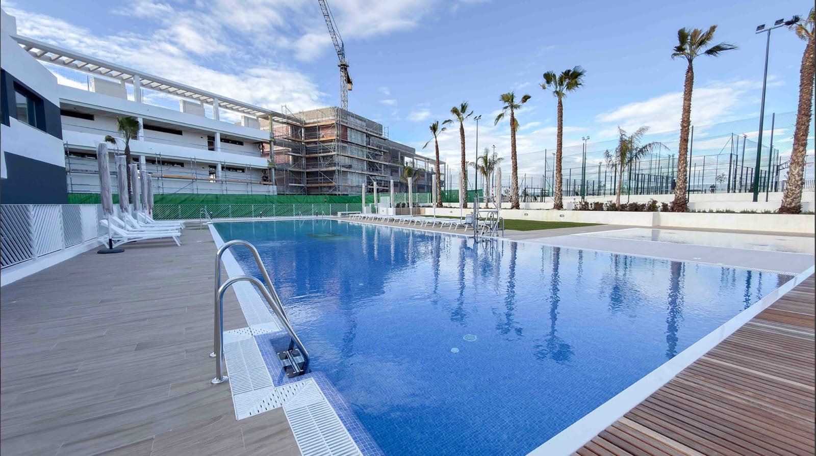 2 bedroom Bungalow for sale in Torrevieja with pool garage - € 475,900 (Ref: 9996197)
