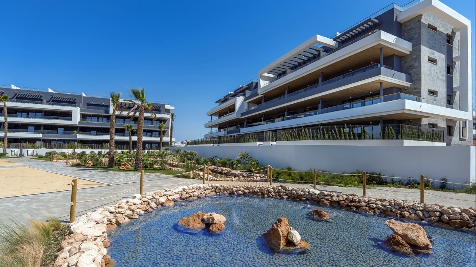 3 makuuhuone Huoneisto myytävänä paikassa Torrevieja mukana uima-altaan 
autotalli - 420 100 € (Ref: 9996287)