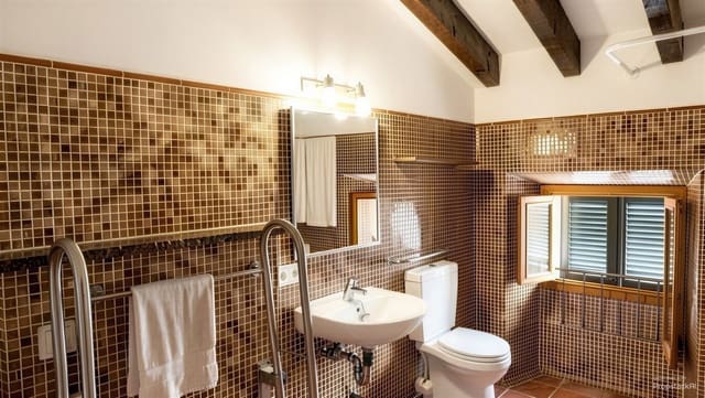 13 sypialnia Komercyjne na sprzedaż w Sineu - 1 850 000 € (Ref: 9999025)