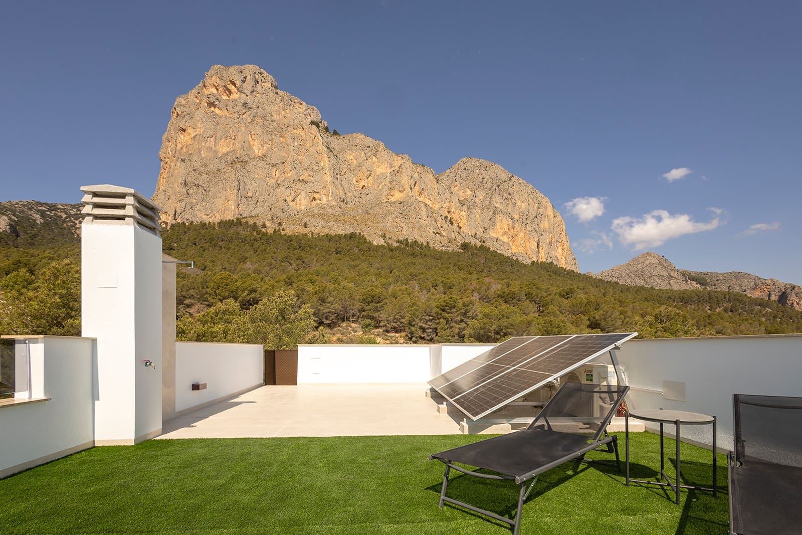 Chalet de 3 habitaciones en Polop en venta con piscina garaje - 829.000 € (Ref: 9999460)