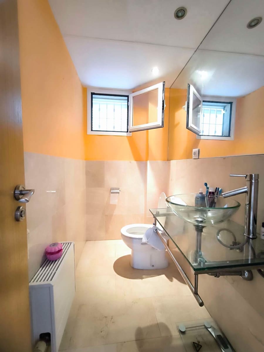 5 soveværelse Villa til salg i La Nucia med garage - € 370.000 (Ref: 9273011)