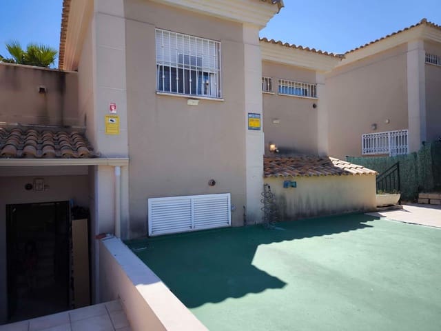 5 bedroom Villa for sale in La Nucia with garage - € 370,000 (Ref: 9273011)