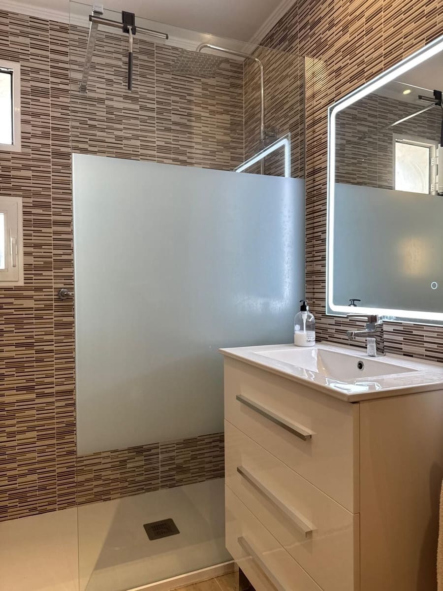 3 soveværelse Semi-Rækkehus til salg i La Nucia med swimmingpool garage - € 325.000 (Ref: 9273014)