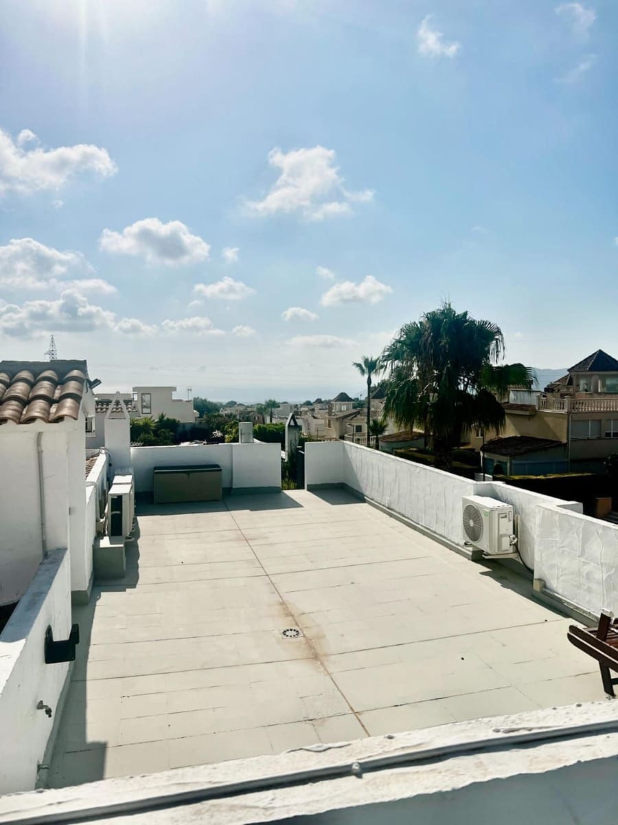 3 soveværelse Semi-Rækkehus til salg i La Nucia med swimmingpool garage - € 325.000 (Ref: 9273014)