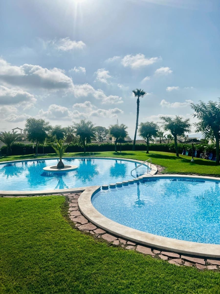 3 soveværelse Semi-Rækkehus til salg i La Nucia med swimmingpool garage - € 325.000 (Ref: 9273014)