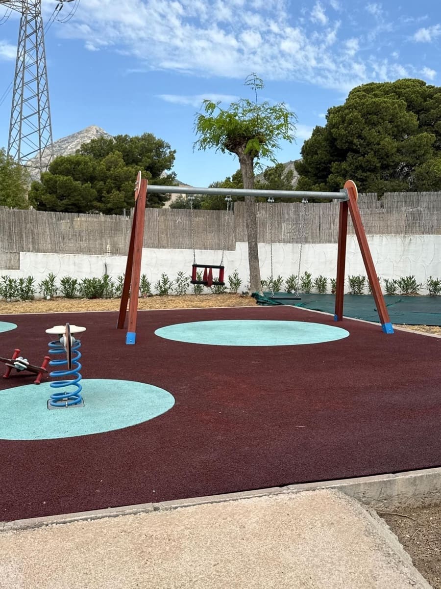 3 soveværelse Semi-Rækkehus til salg i La Nucia med swimmingpool garage - € 325.000 (Ref: 9273014)