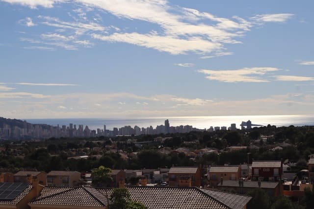 4 makuuhuone Huvila myytävänä paikassa La Nucia mukana uima-altaan 
autotalli - 366 000 € (Ref: 9273022)