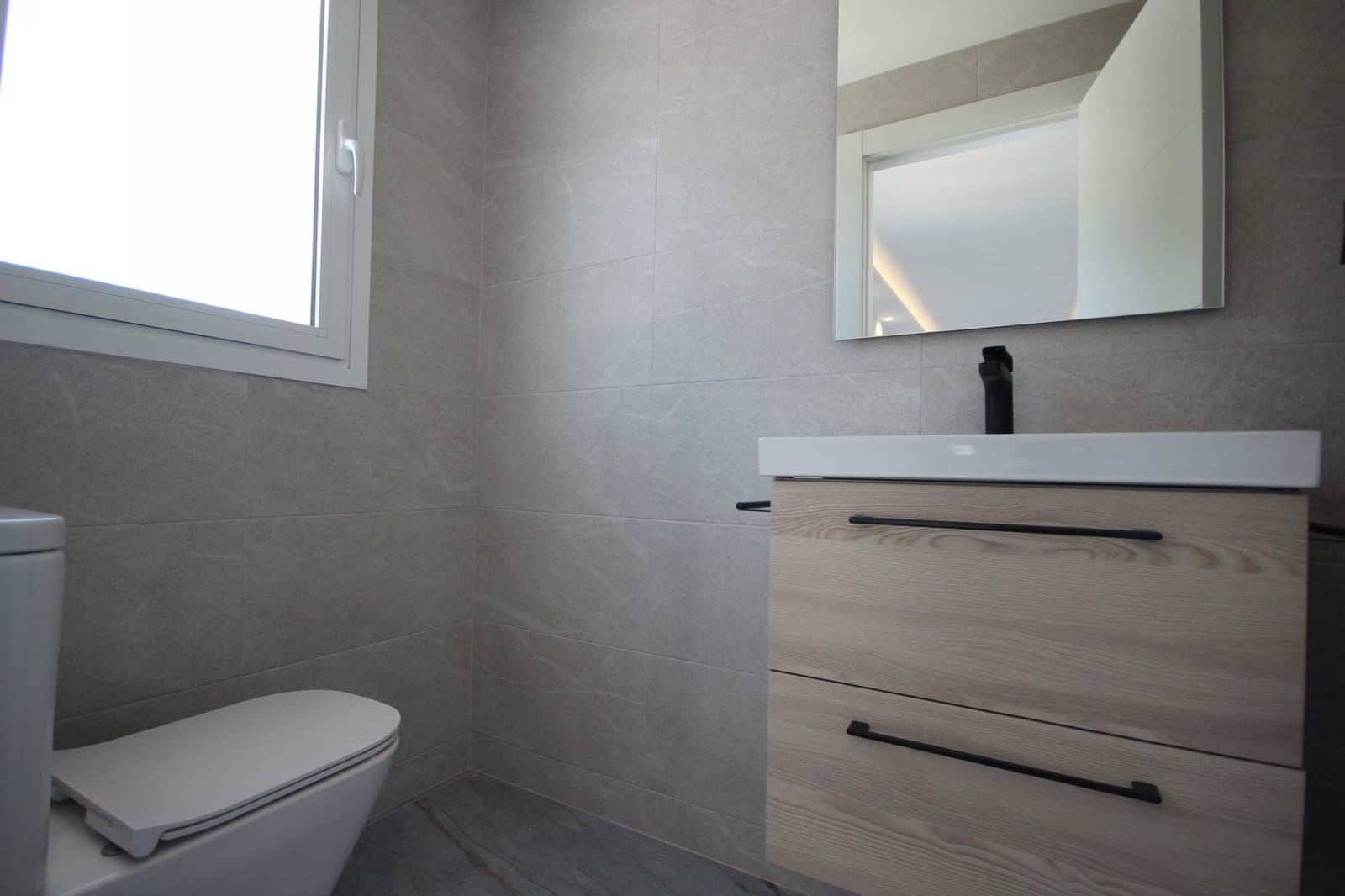 6 makuuhuone Huvila myytävänä paikassa La Nucia mukana uima-altaan 
autotalli - 1 350 000 € (Ref: 9273023)