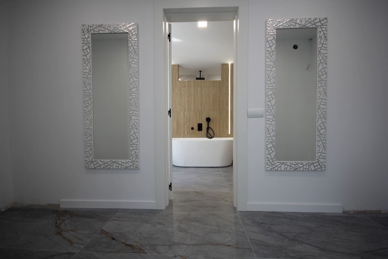 6 makuuhuone Huvila myytävänä paikassa La Nucia mukana uima-altaan 
autotalli - 1 350 000 € (Ref: 9273023)